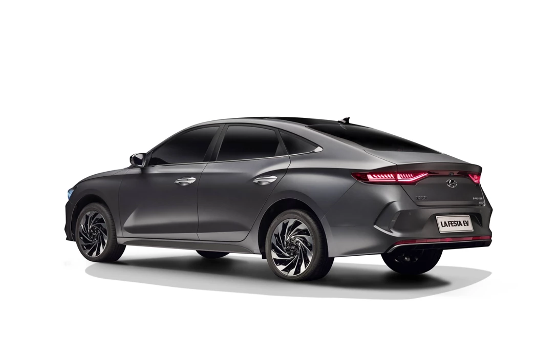 1626244-191122 GUANGZHOU MOTOR SHOW (LAFESTA SIDE).jpg