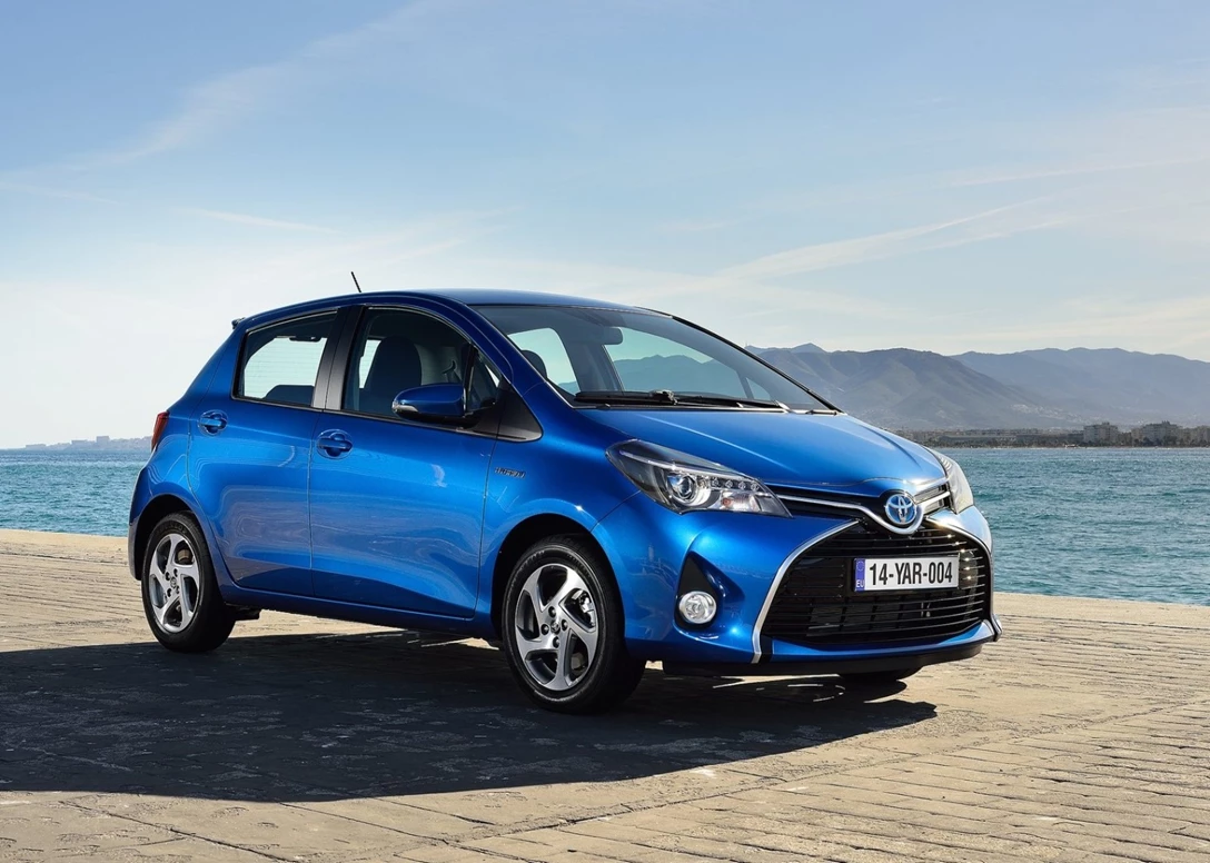 1635720-Toyota-Yaris-2017-01.jpg
