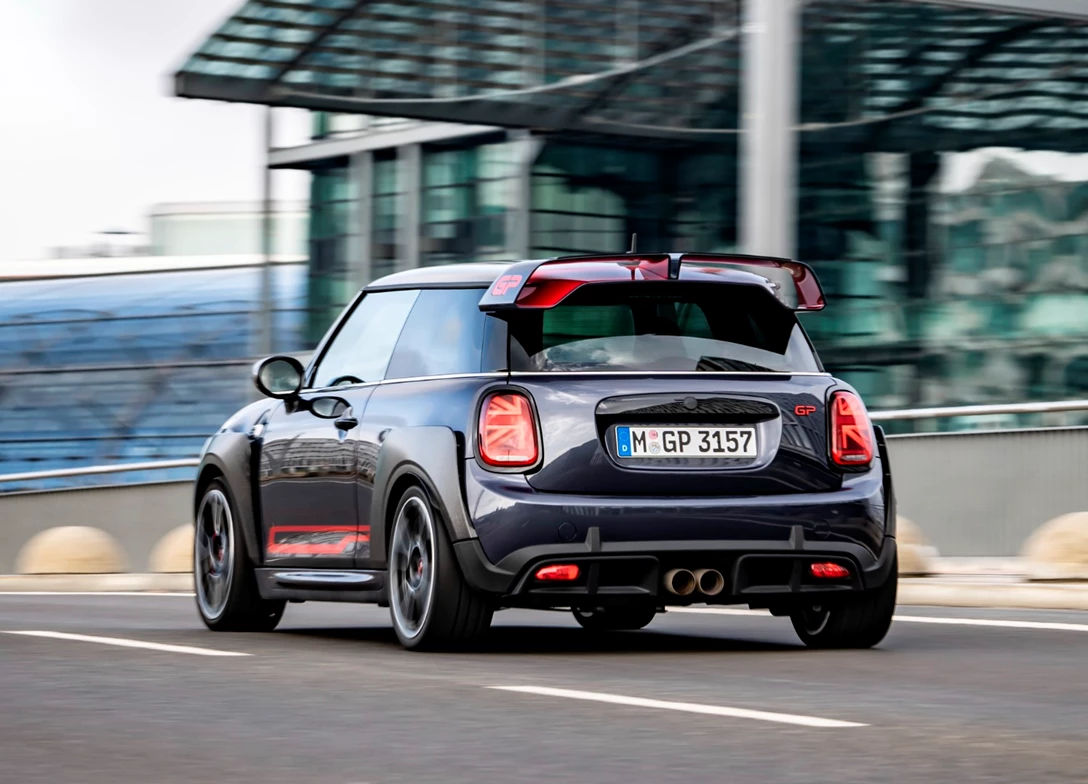 1695323-Mini-John_Cooper_Works-2024-16.jpg