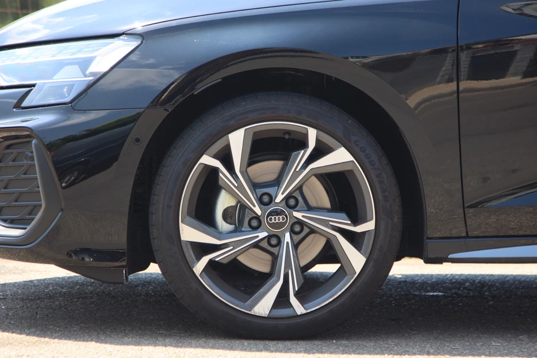 1702041-A3AUDI (103).JPG