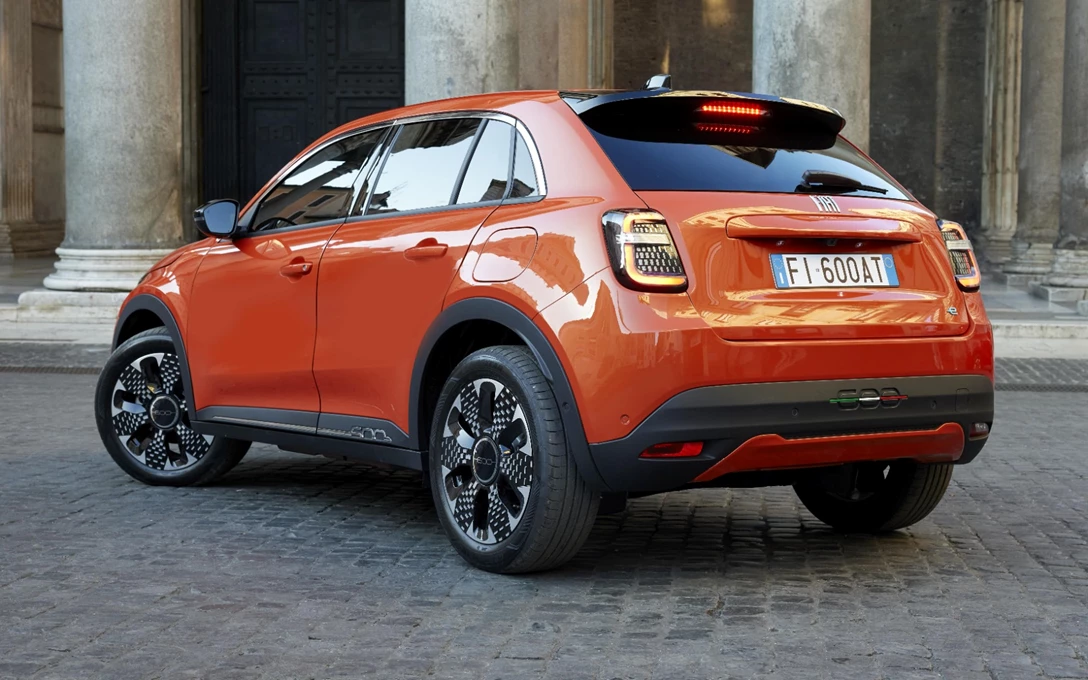 1684400-06_Fiat 600e La Prima-min.jpg