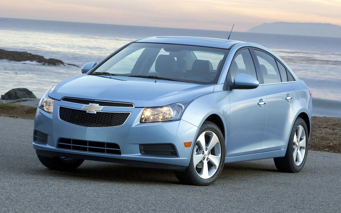 1678957-Chevrolet-Cruze-2011-1280-01.jpg