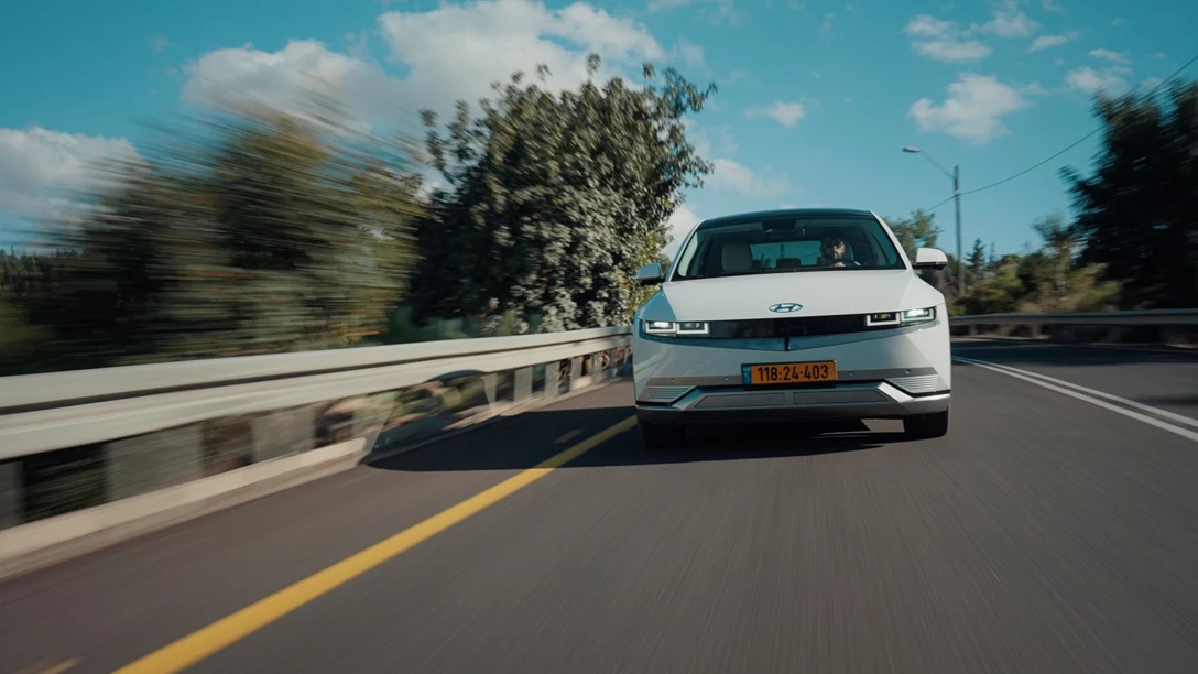 1681644-Hyundai IONIQ 5 vs Skoda Enyaq vs KIA EV6 vs TOYOTA BZ4X - 2023.02_02_46_13.Still208 copy.jpg