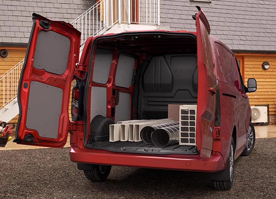 1694155-Ford-Transit-Custom-2024-08.jpg