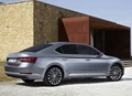 1647595-Skoda-Superb-2015-02.jpg