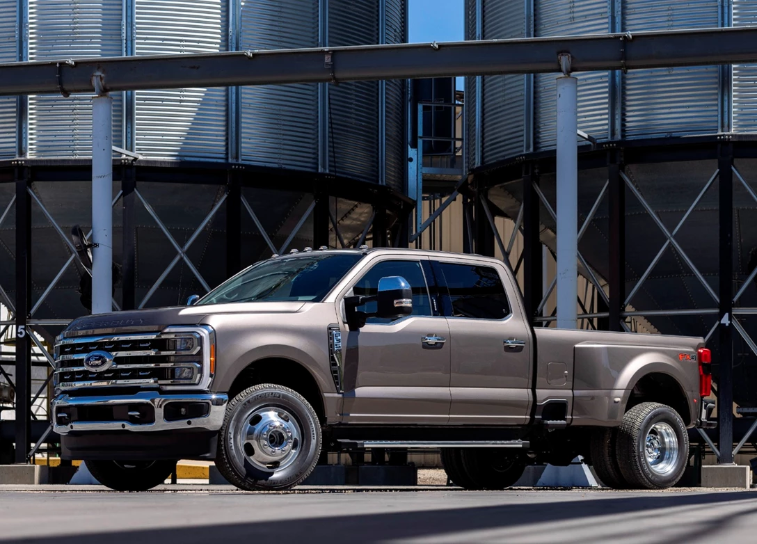 1683374-Ford-F-Series_Super_Duty-2023-09.jpg