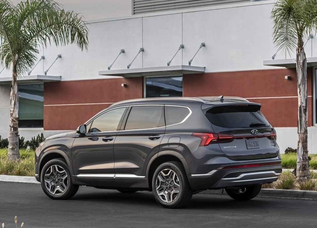 1651842-Hyundai-Santa_Fe-2022-03.jpg