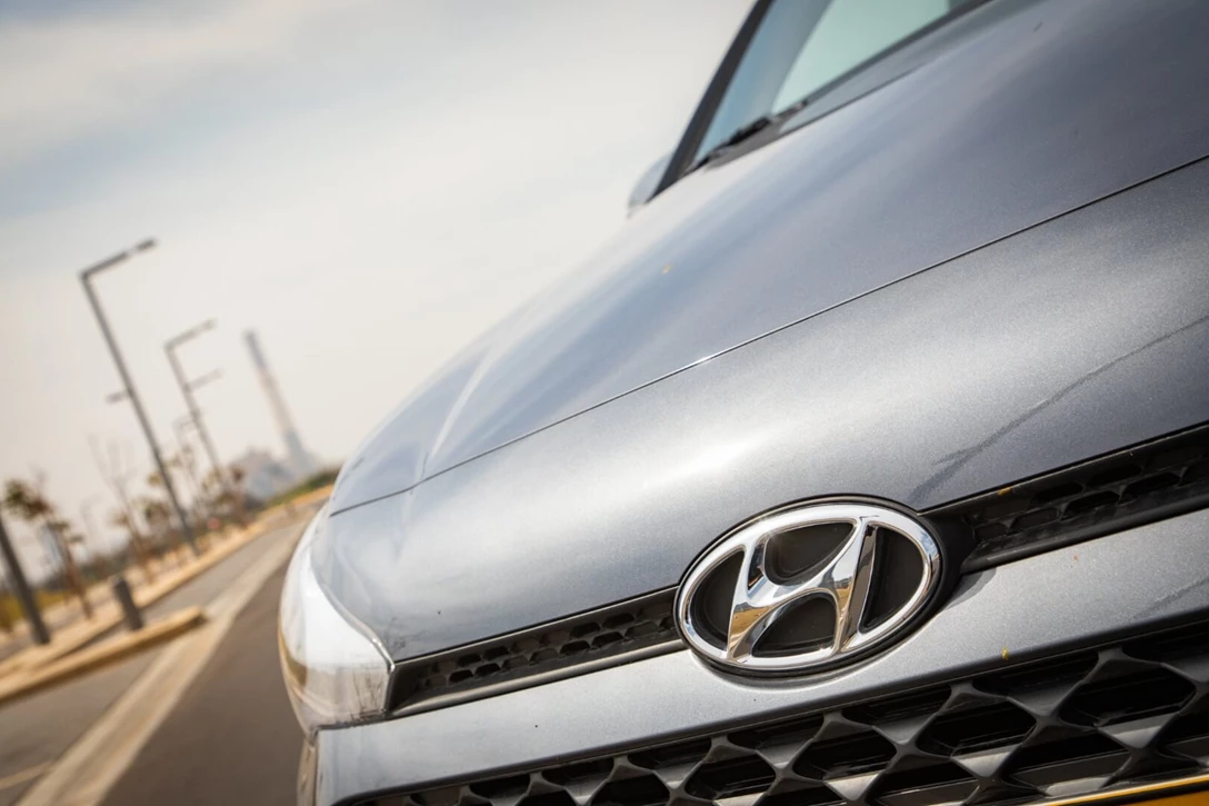 1618415-06-hyundai i20 (3).jpg