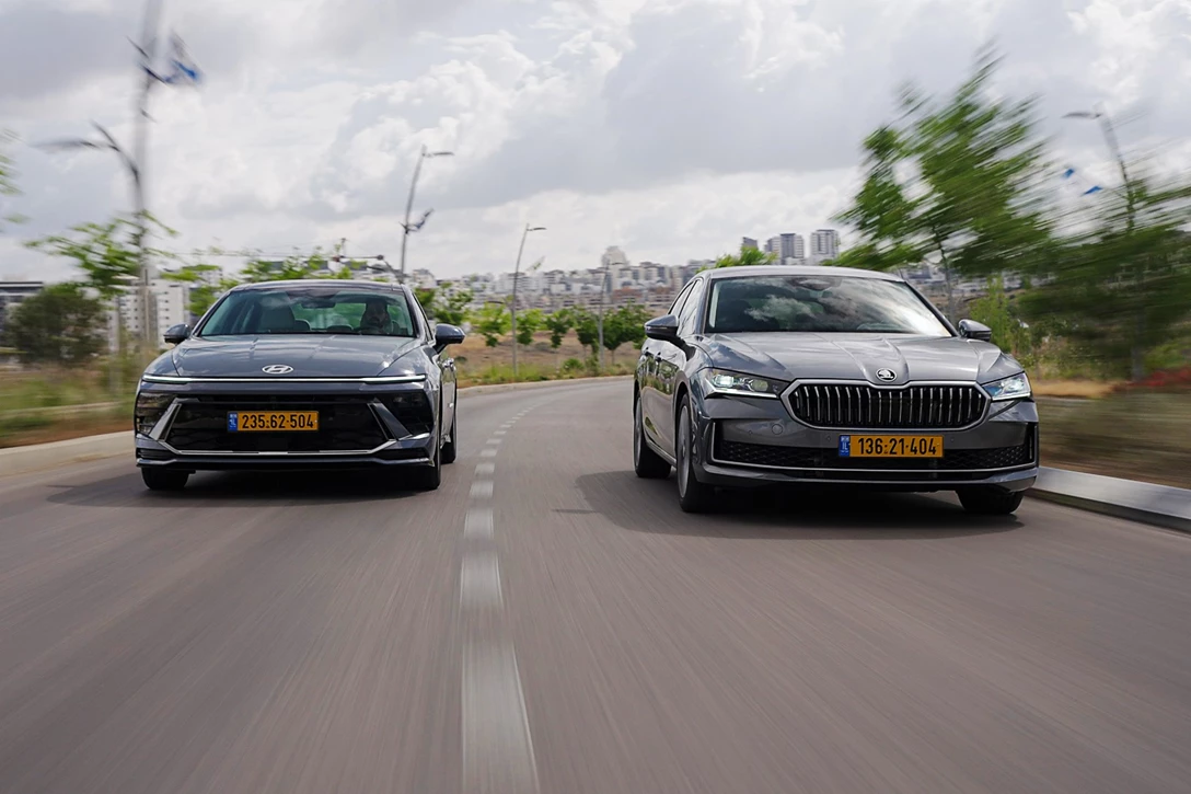 1709281-Skoda Superb vs Hyundai Sonata 1.jpg