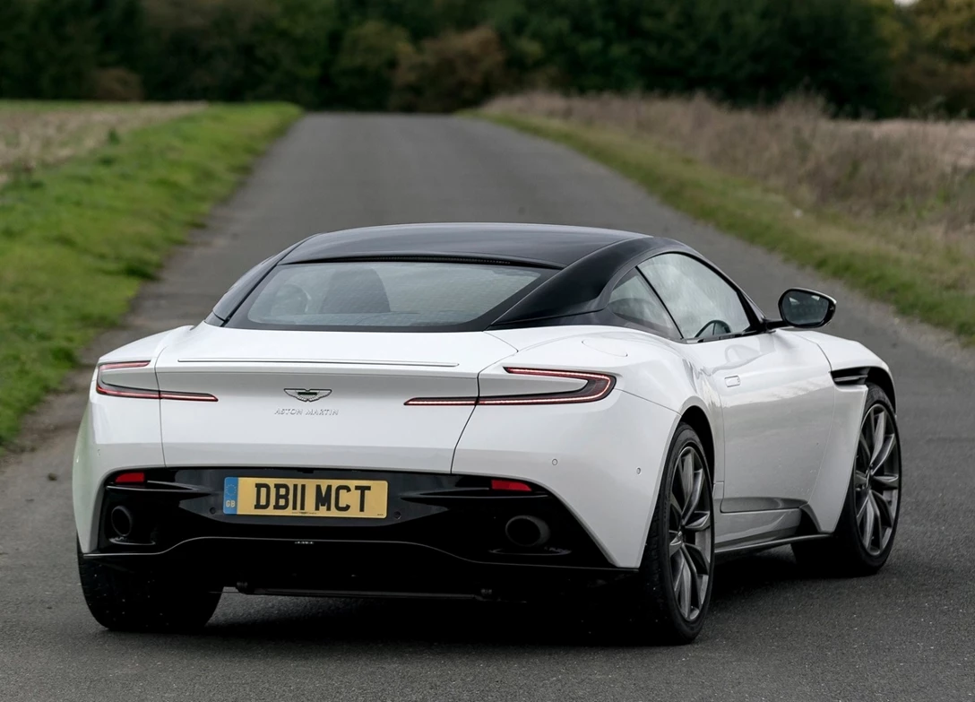 1700336-Aston_Martin-DB11-2024-11.jpg