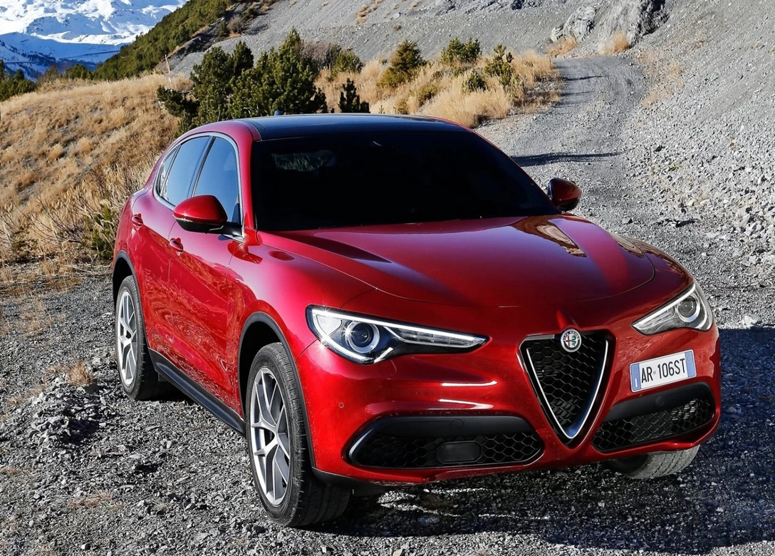 1650746-Alfa_Romeo-Stelvio-2018-01.jpg
