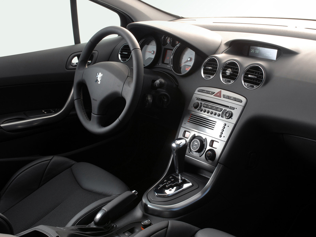 1162627_peugeot_308_7.jpg