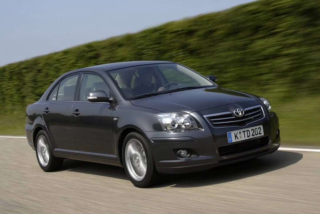 Toyota-Avensis-2007-2009-05.jpg