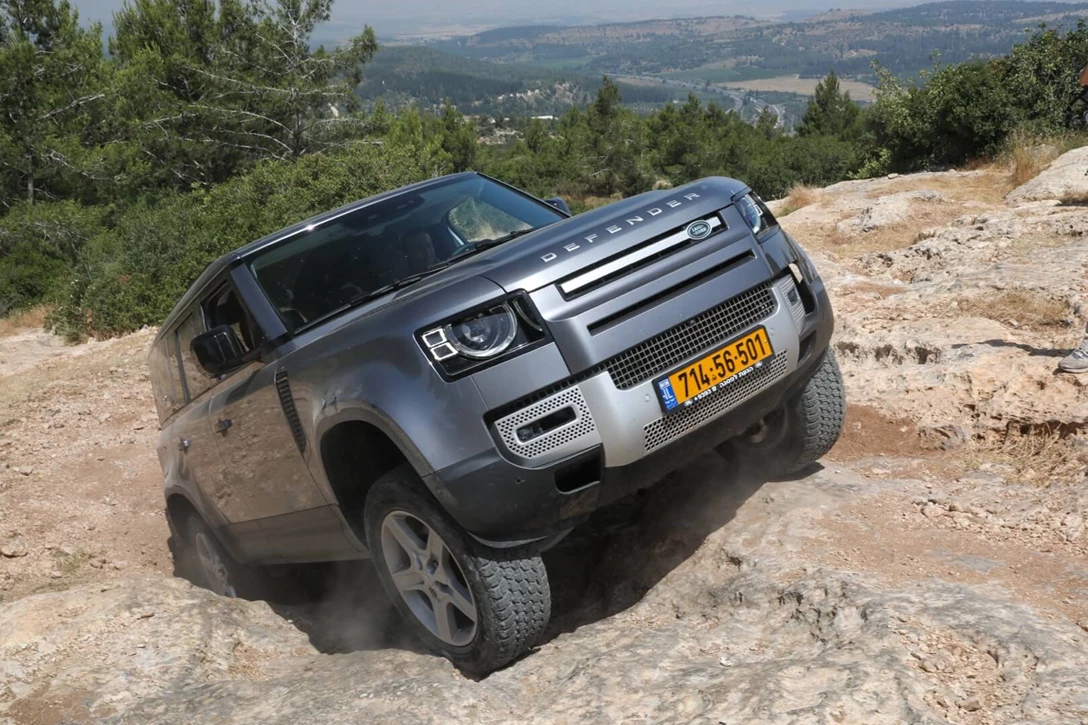 1632707-200601-defender-038.jpg