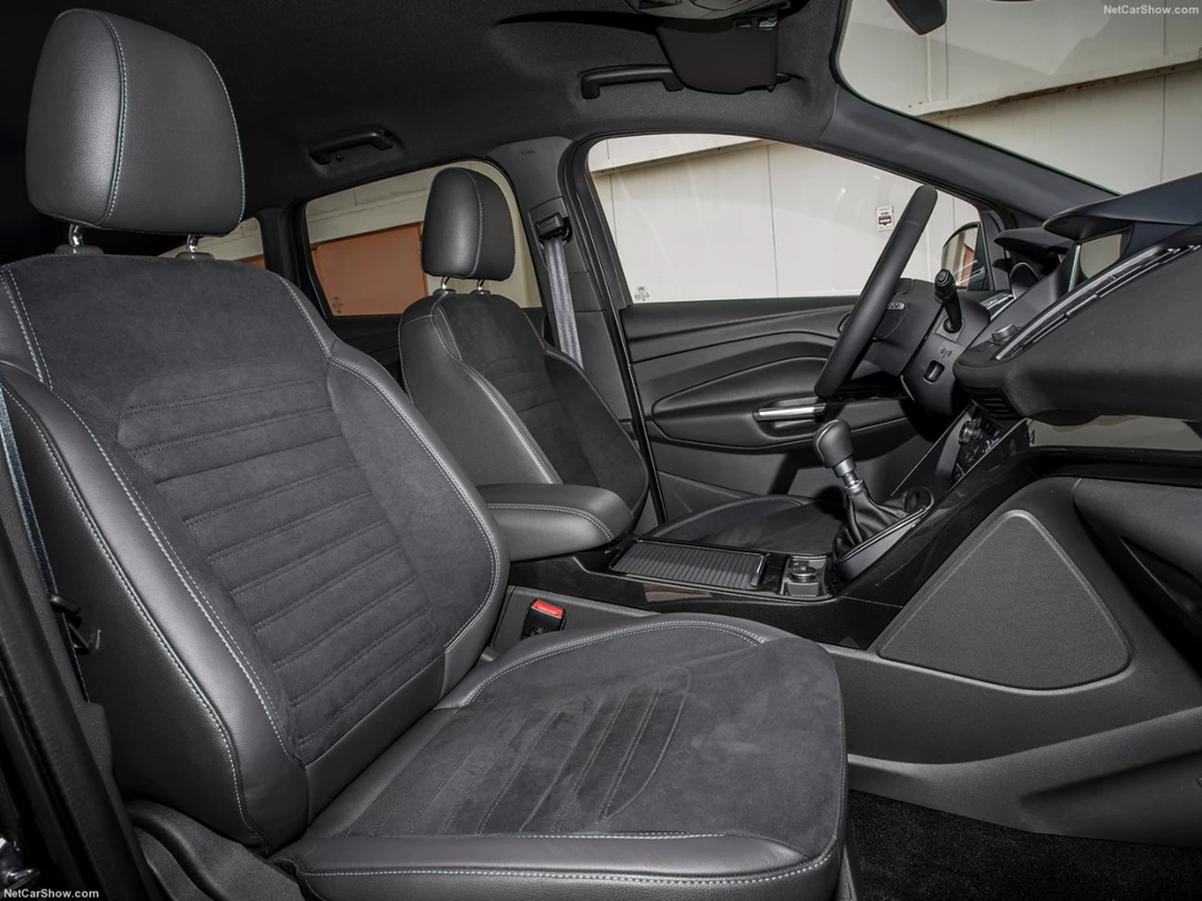 1645384-Ford-Kuga-2017 (8).jpg