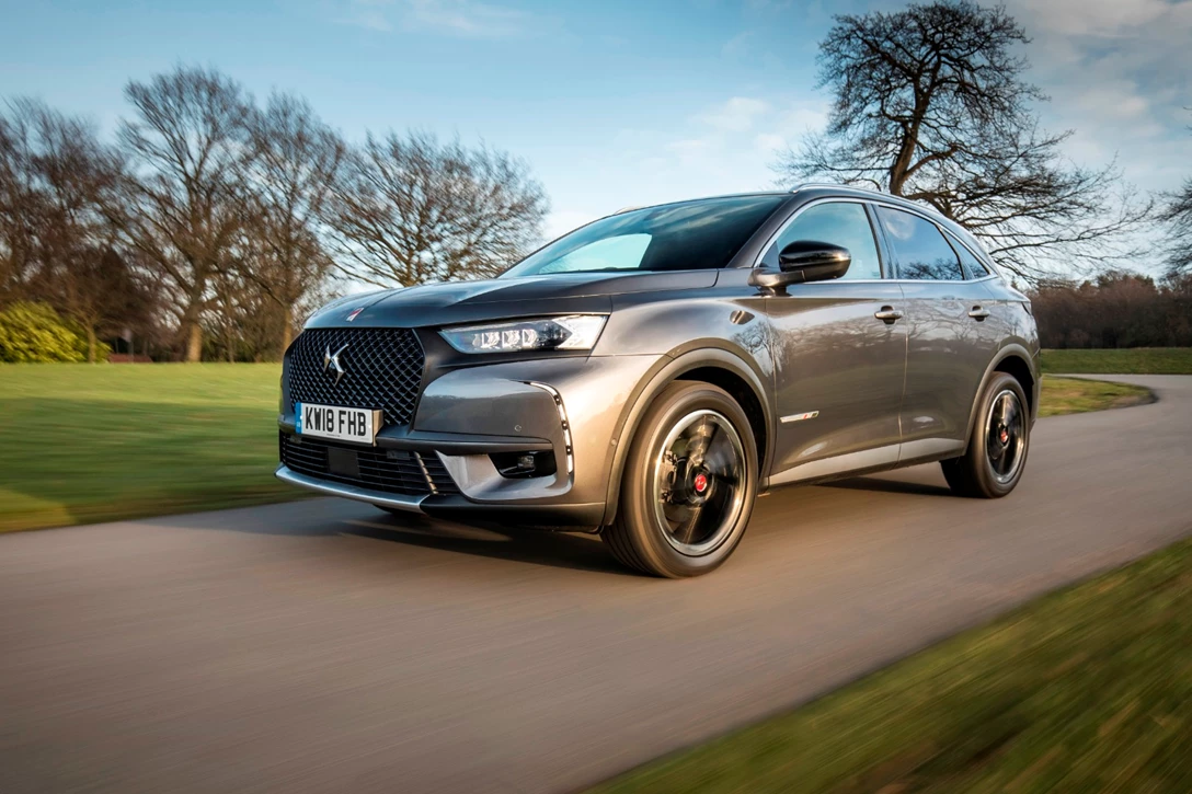 1606947-DS 7 CROSSBACK - PERFORMANCE Line (H).jpg