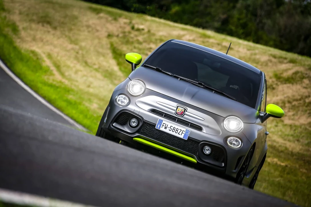 1622632-190911_Abarth_595-Pista_16.jpg