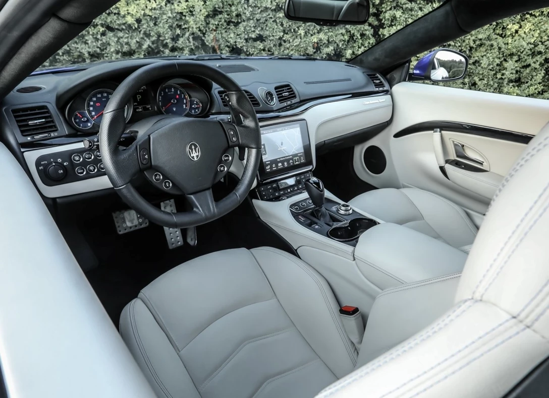 1671268-Maserati-GranTurismo-2019-06.jpg