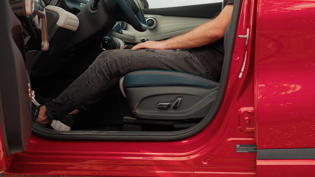 1672511-BYD ATTO 3.01_11_51_17.Still104 copy.jpg