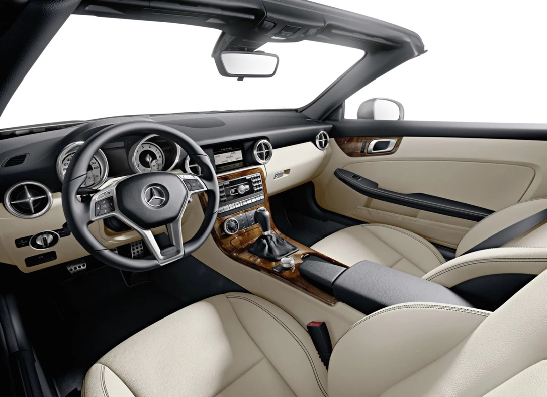 1605356-Mercedes-Benz-SLK-Class-2011-2016-08.jpg