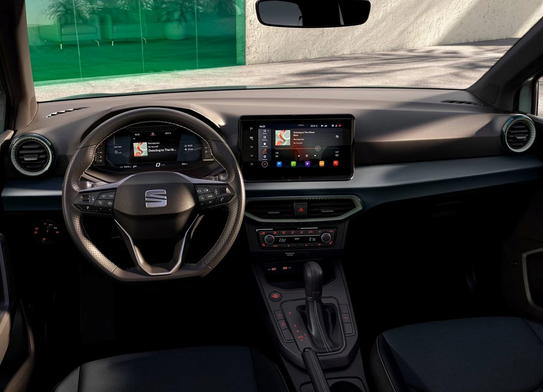 פנים, סיאט ארונה