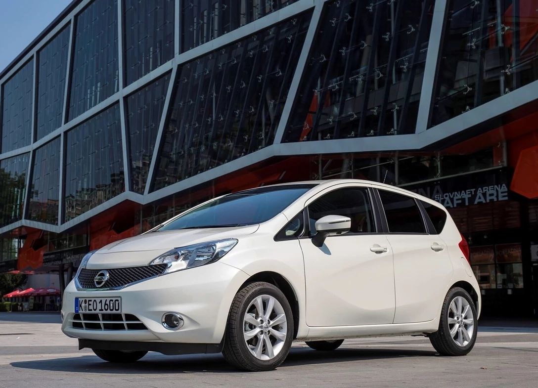 1689631-Nissan-Note-2015-04.jpg