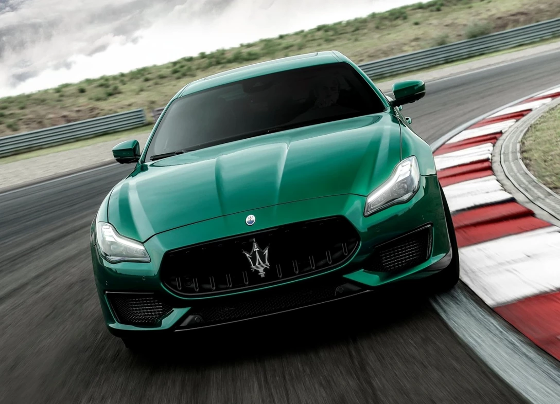 1702348-Maserati-Quattroporte-2024-16 (10).jpg