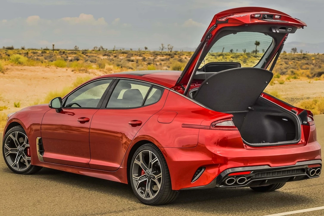 1602249-קיה סטינגר ביישראל (4).jpg