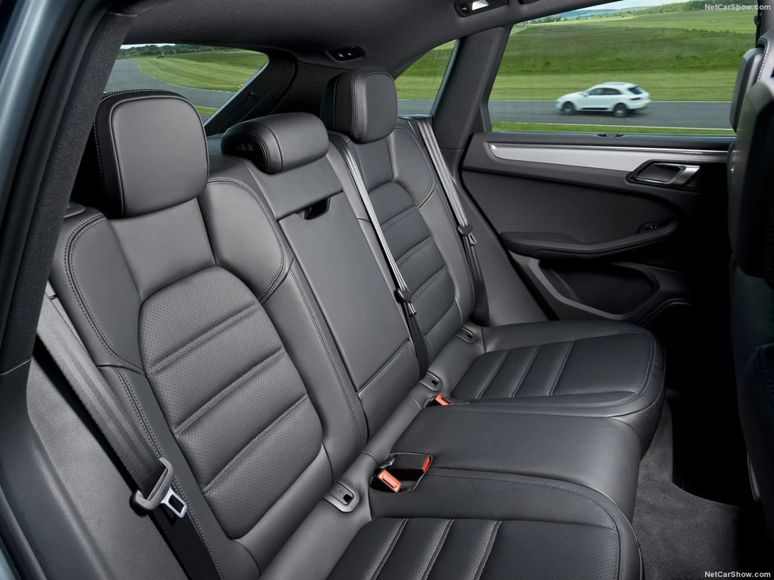 1591139-Porsche-Macan 8.jpg