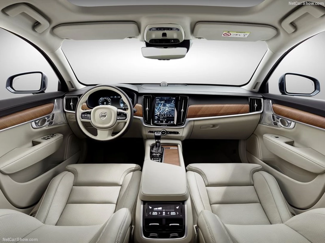 1588969-Volvo-S90 2.jpg