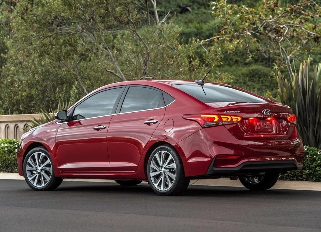 1640998-Hyundai-Accent-2020-03.jpg