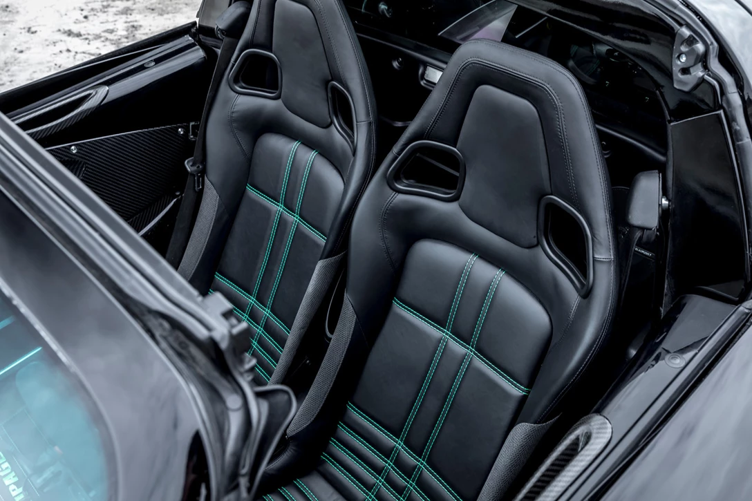 1590361-rezvani_beast_alpha_x_seats.jpg