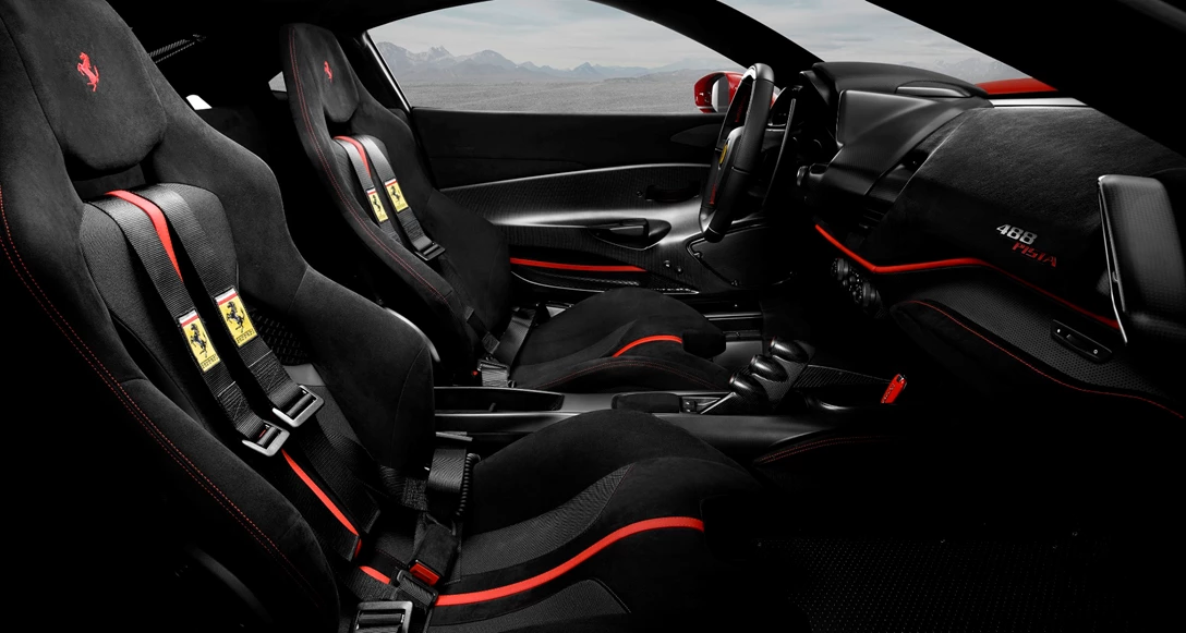 1616476-Ferrari_488_Pista_Int_2.jpg