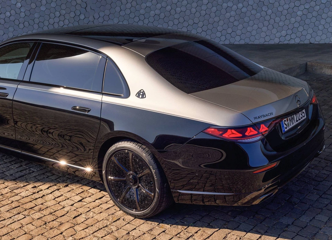 Mercedes-Benz-S-Class_Maybach-2026-09.jpg