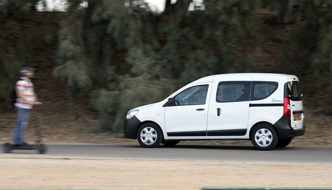 1609077-דאצ'יה דוקר - מבחן דרכים (6).jpg