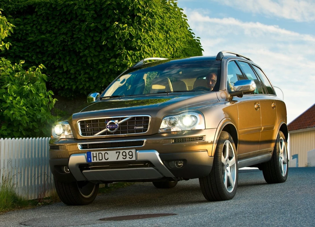 1603989-Volvo-XC90-2006-2013-1.jpg