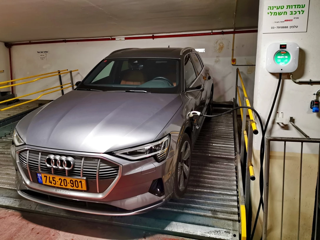 1623187-תדלוק אאודי2.jpg