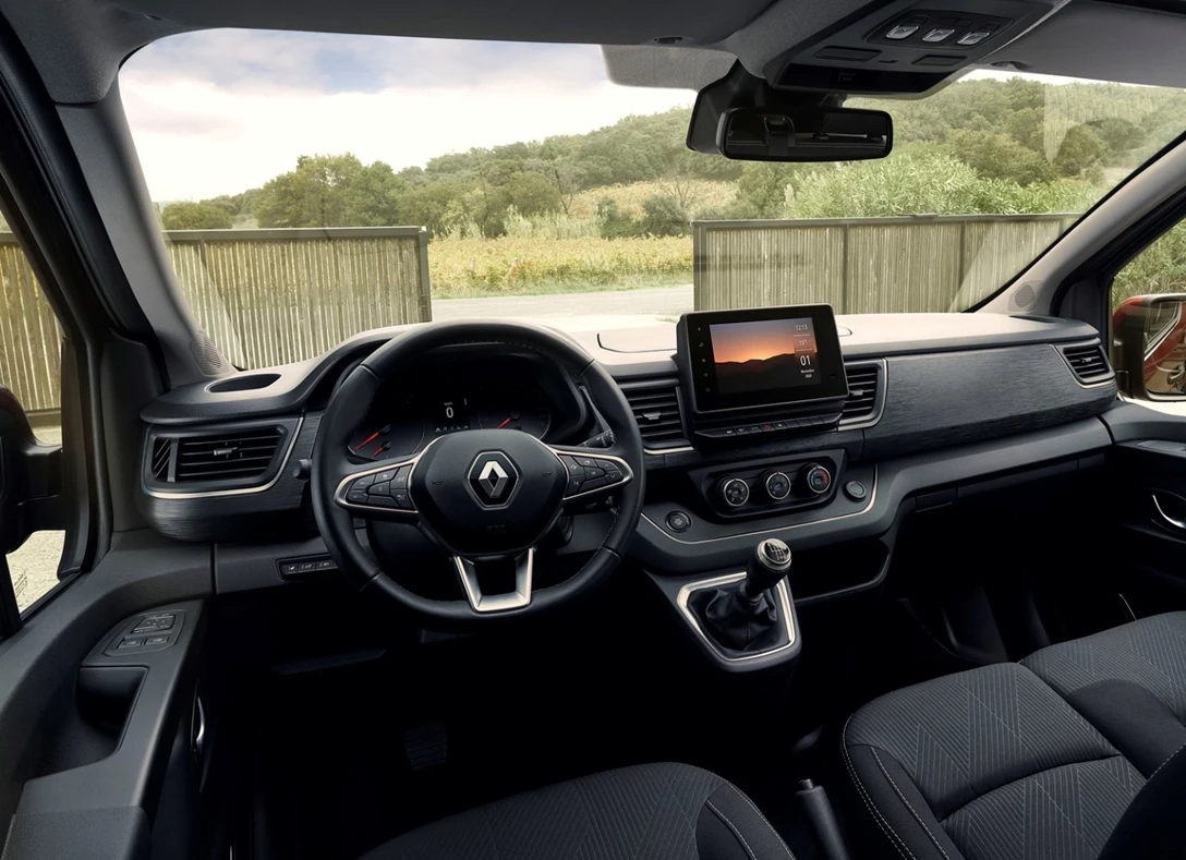 1684376-Renault-Trafic-2023-07.jpg