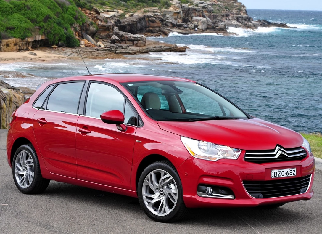 1668222-Citroen-C4-2012-01.jpg