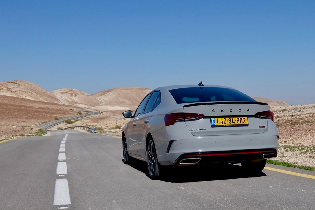 1640001-סקודה אוקטביה מבחן דרכים - 10.jpeg