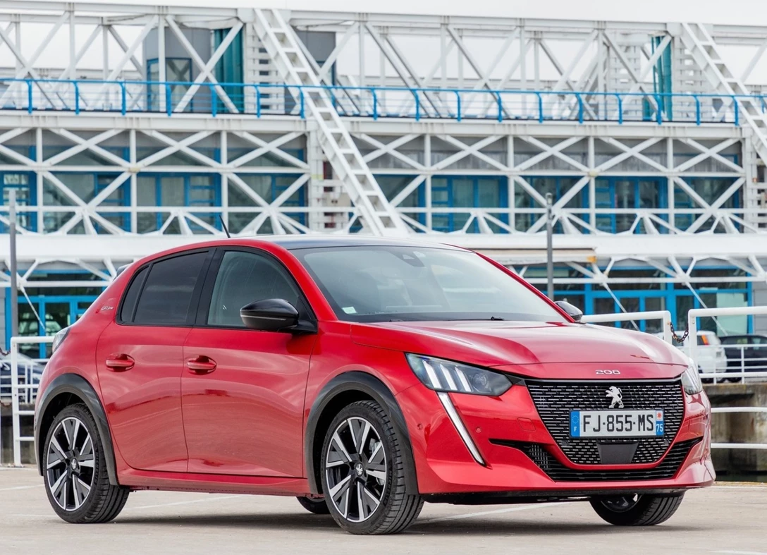 1635650-Peugeot-208-2020-01.jpg