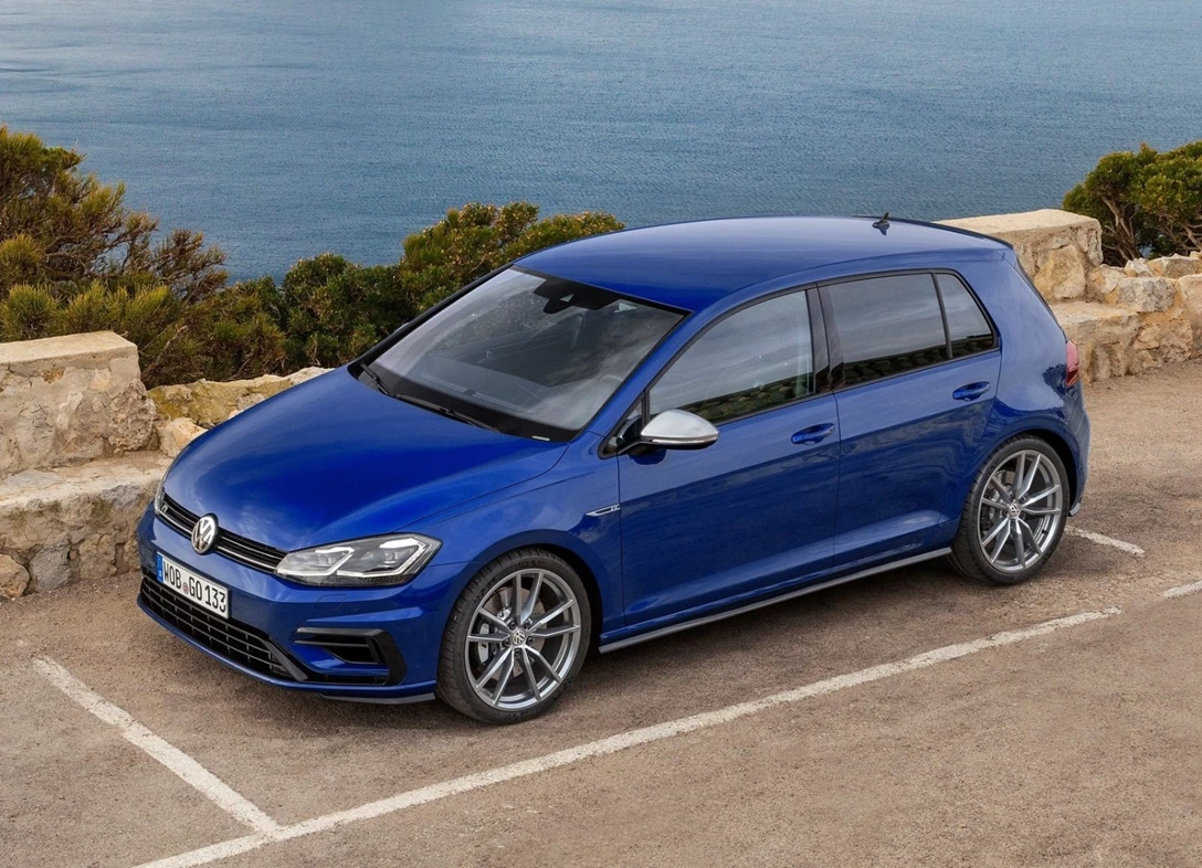 1642298-Volkswagen-Golf-2017-03.jpg