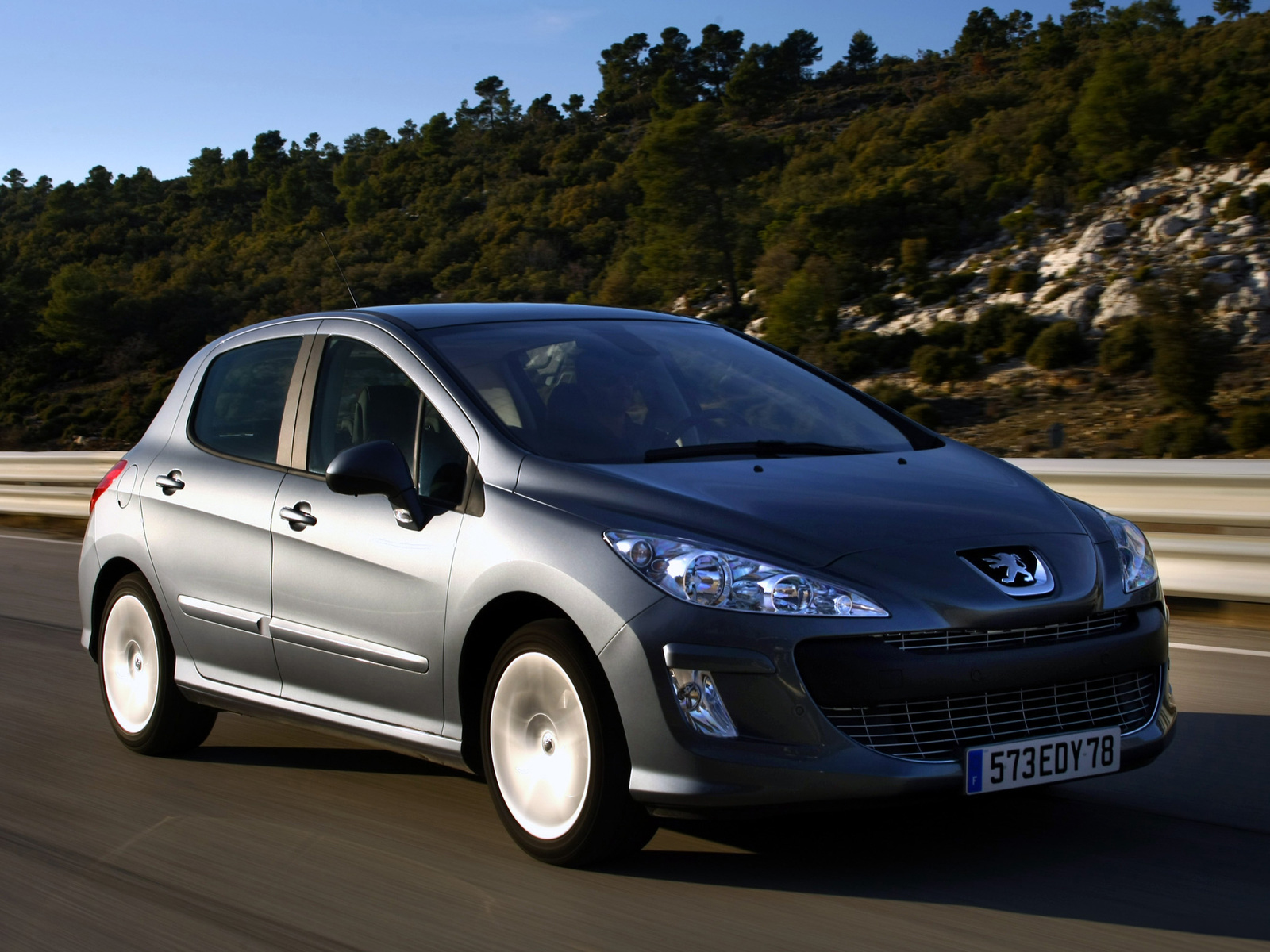 1162630_peugeot_308_10.jpg
