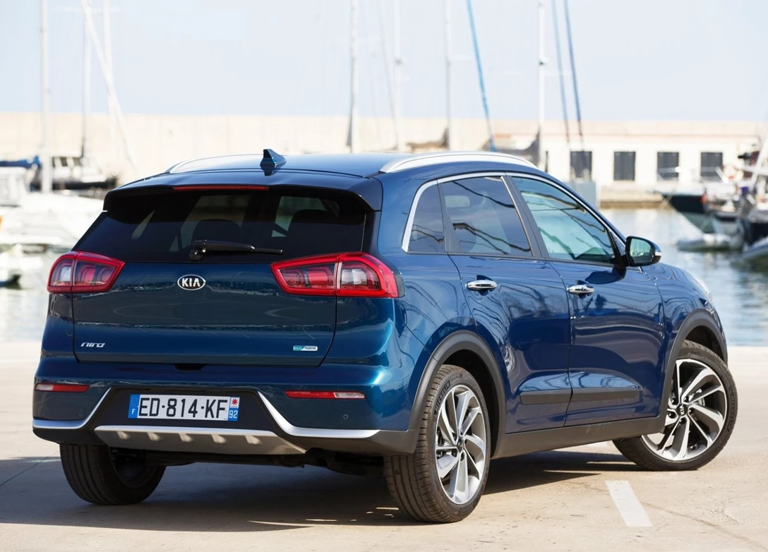 1637661-Kia-Niro_EU-Version-2016-02.jpg