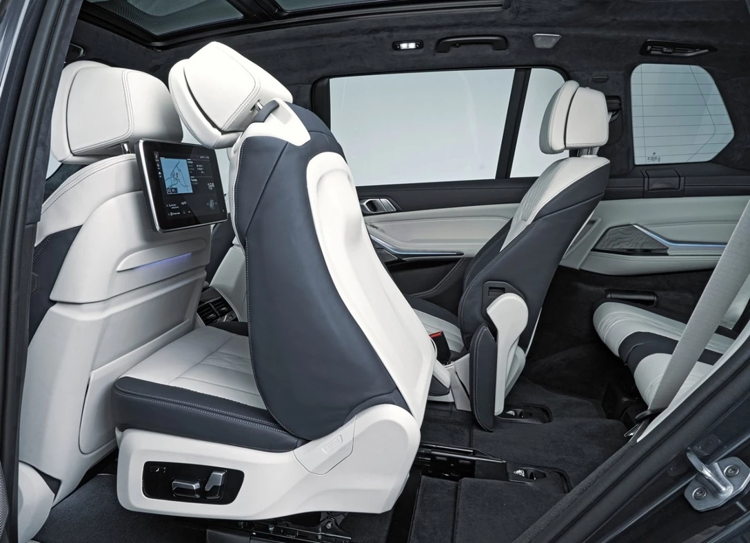 1650792-BMW-X7-2019-1600-b5.jpg