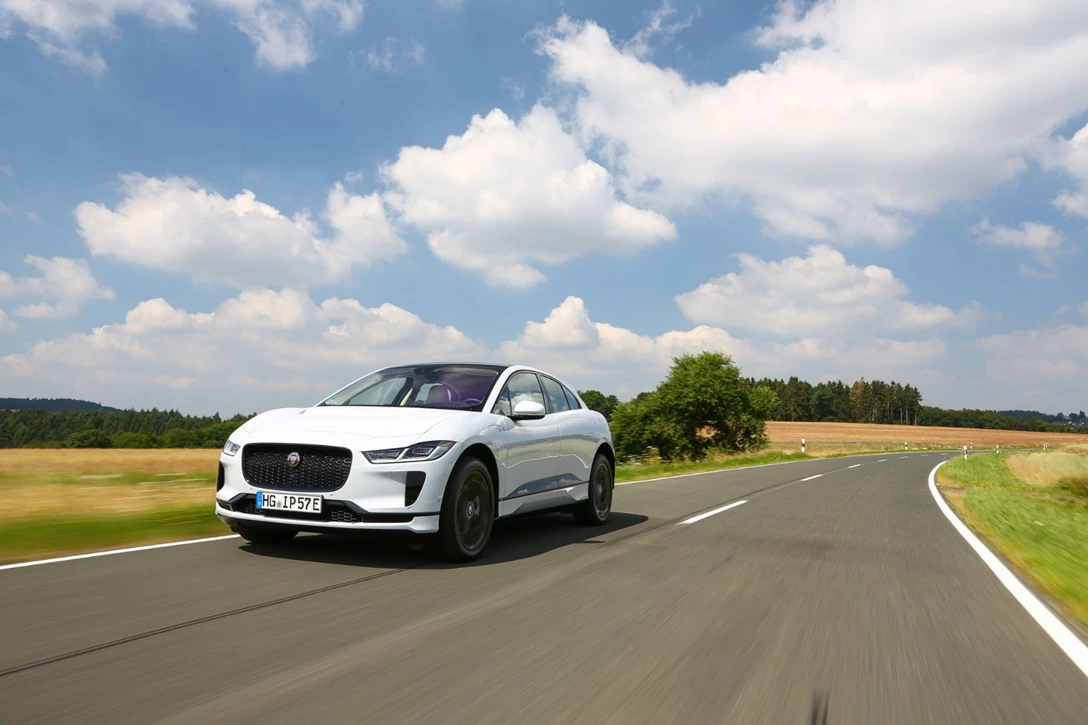 1603751-יגואר i פייס השקה עולמית (8).jpg