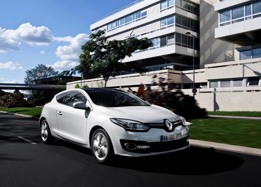 1600850-Renault-Megane_Coupe-2014-1600-05.jpg
