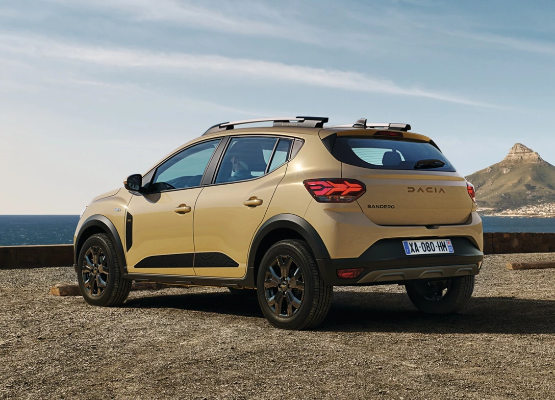 1701670-Dacia-Sandero-Stepway-2024-04.jpg