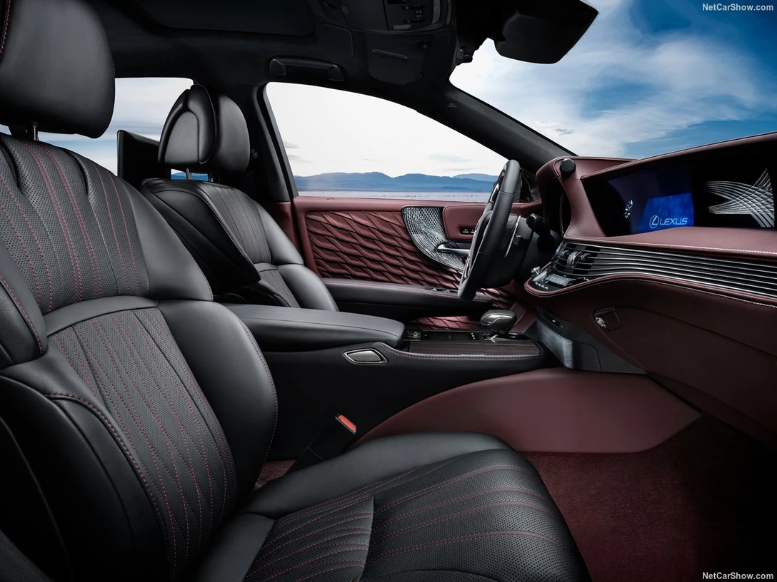 1589861-Lexus-LS_500h 7.jpg
