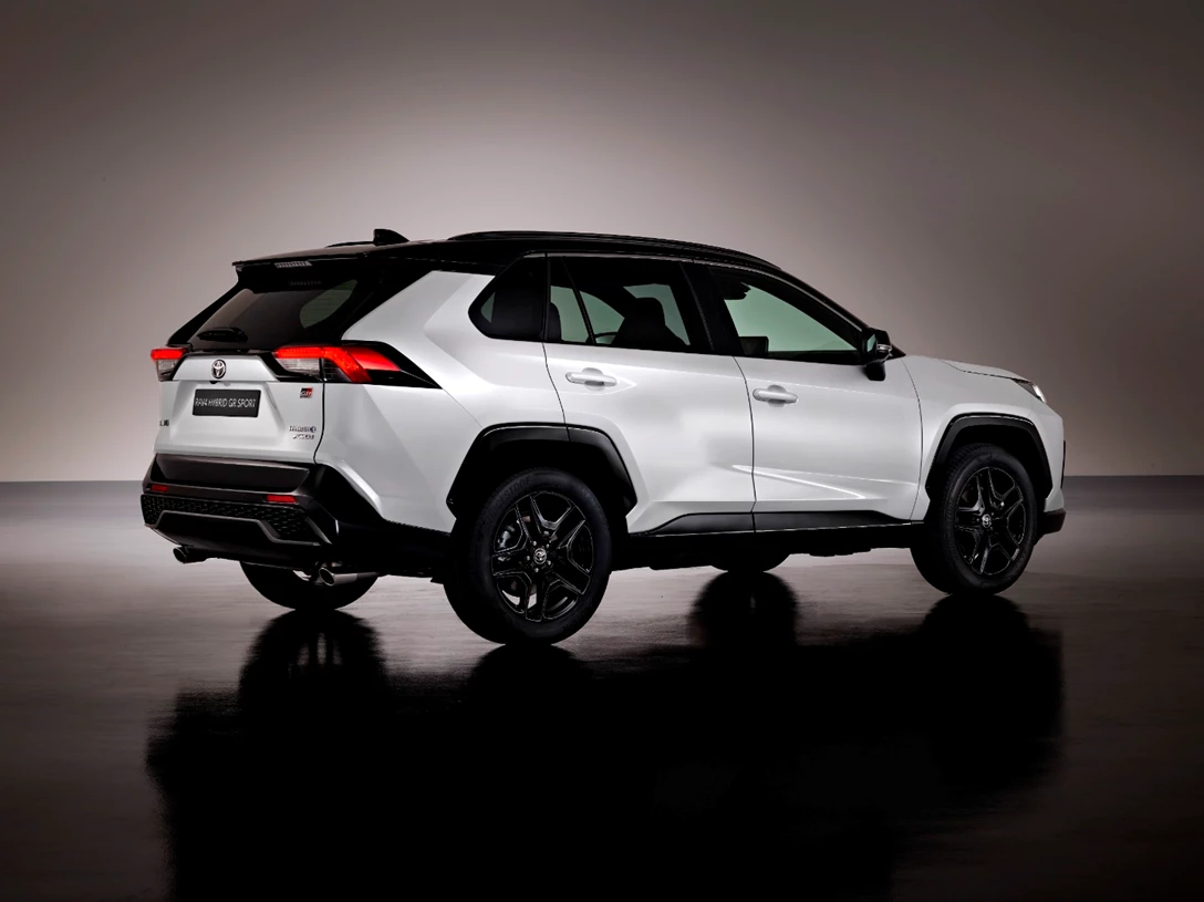 1669934-2022-rav4-hybrid-grs-ext-004.jpg